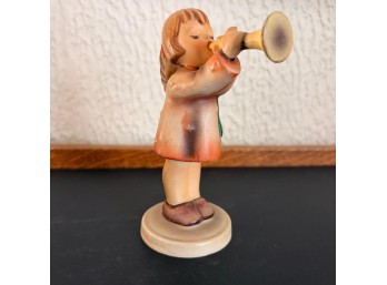 Goebel M.I. Hummel Figurine 'Little Gabriel' (LR)