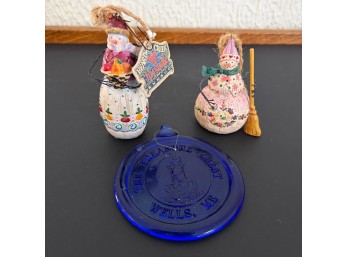 Small Jim Shore Heartwood Creek Snowman Ornaments And Cobalt Blue Suncatcher (LR)