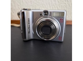 Canon PowerShot A560 Digital Camera In Case (LR)