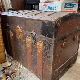 Antique Trunk (garage)