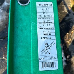 Lynn Ladder Co. 24 Ft. Extension Ladder (Garage)