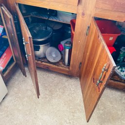 Big Lot Of Cleaning Supplies & Some Kitchen Gadgets (Kitchen Under Sink)