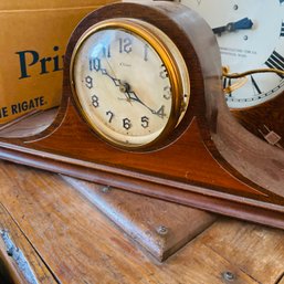 Vintage Wood New Haven Electric Mantel Clock (glass Door Does Not Close Tight) (Bedroom Right Side)