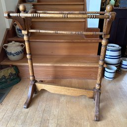 Vintage Wood Blanket Quilt Holder (Entry)