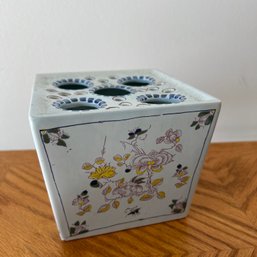 Colonial Williamsburg Delft Flower Frog Vase (Garage)