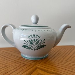 Vintage Arabia Finland Teapot (Garage)