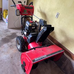 SNAPPER 1530L Snow Blower (Garage Left)