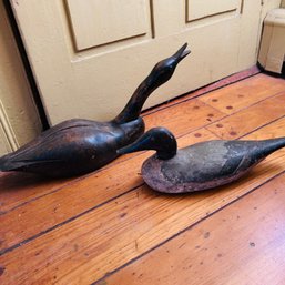 Pair Of Vintage Carved Wooden Ducks (DR)
