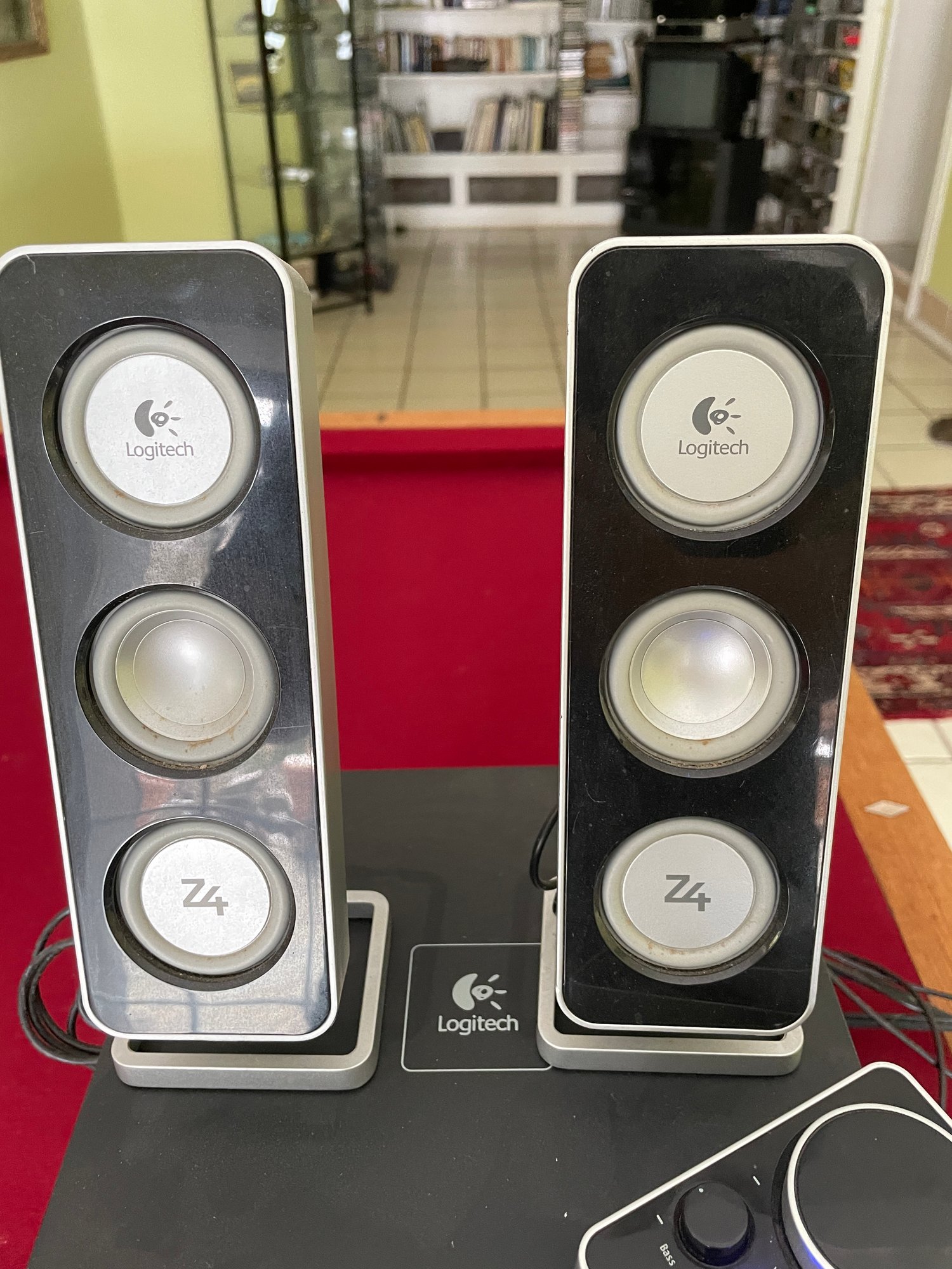 LOGITECH Z4 COMPUTER SPEAKER SYSTEM #5169 | Auctionninja.com