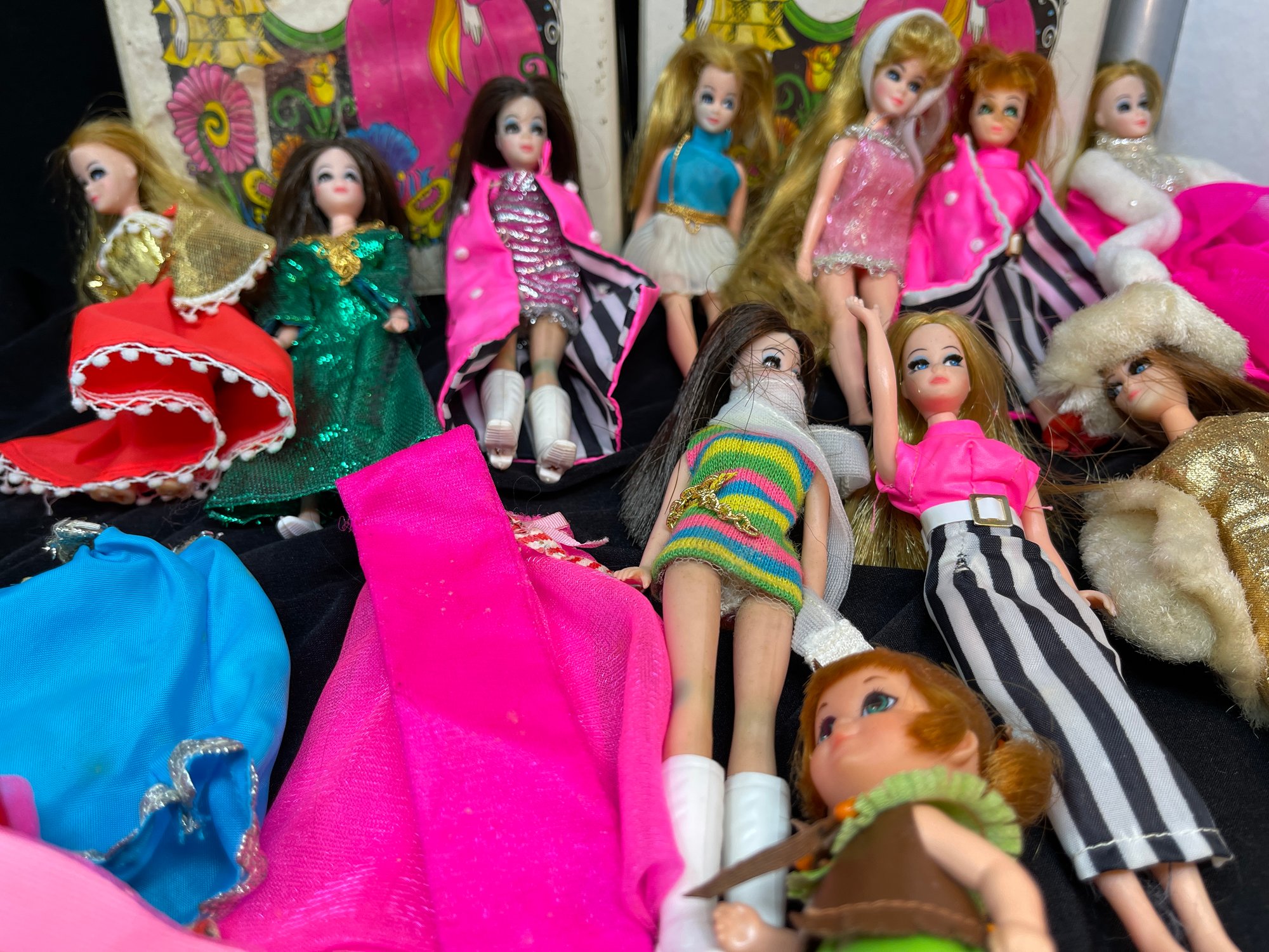 VINTAGE 1960'S COLLECTION OF DAWN DOLLS #7292