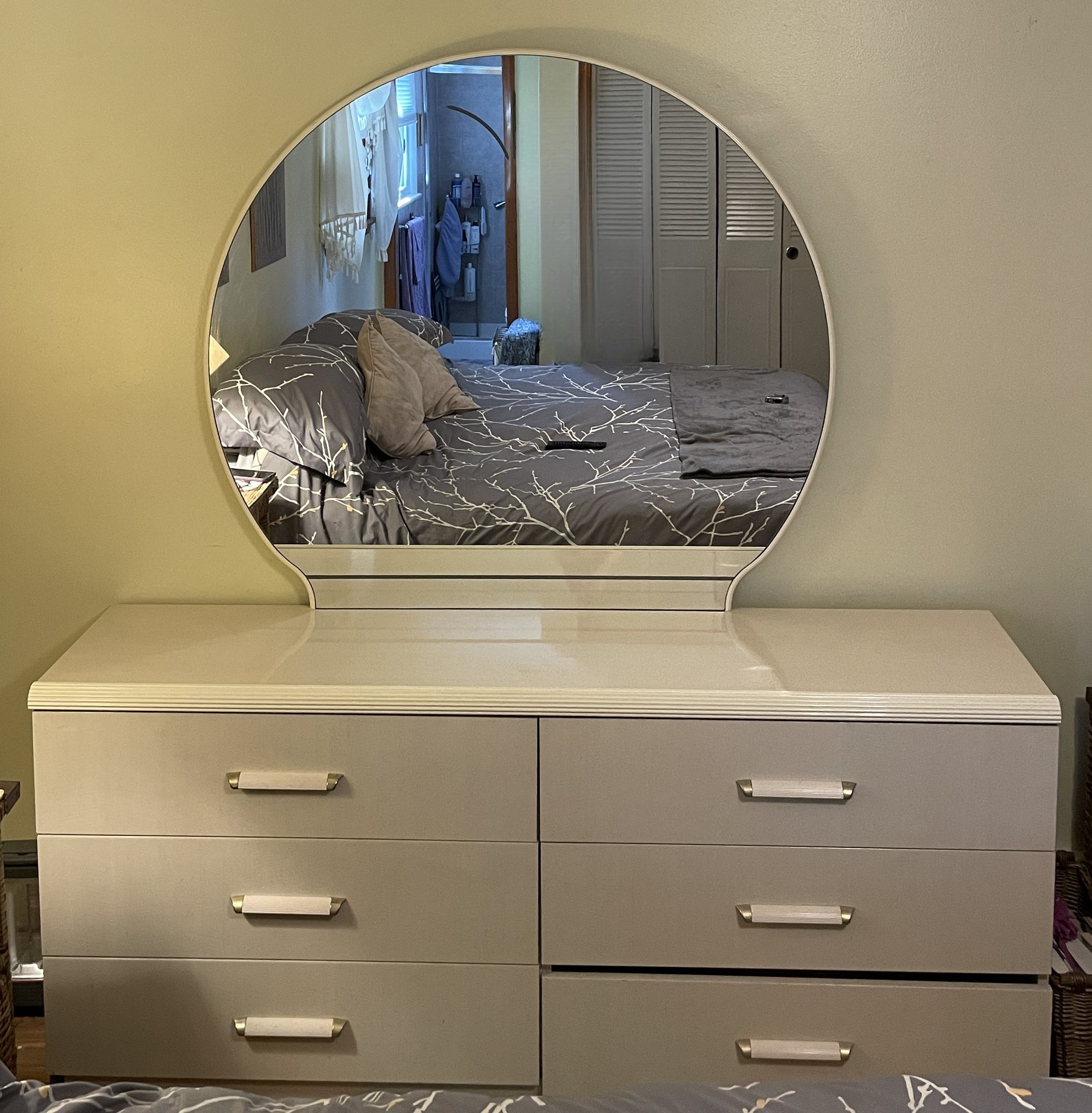 VINTAGE 2 PC 6 DRAWER DRESSER AND ROUND MIRROR #5646