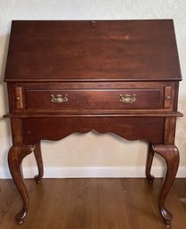 Queen Anne Style Slant Front Desk With Cabriole Legs