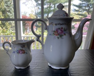 Vintage Japan Sgk Teapot And Creamer Set