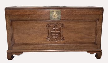 Henderson & Co. Aromatic Camphorwood Blanket Chest