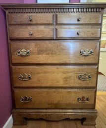 COLONIAL EARLY AMERICAN STYLE 4 DRAWER DRESSER CHEST (2 OF 2)