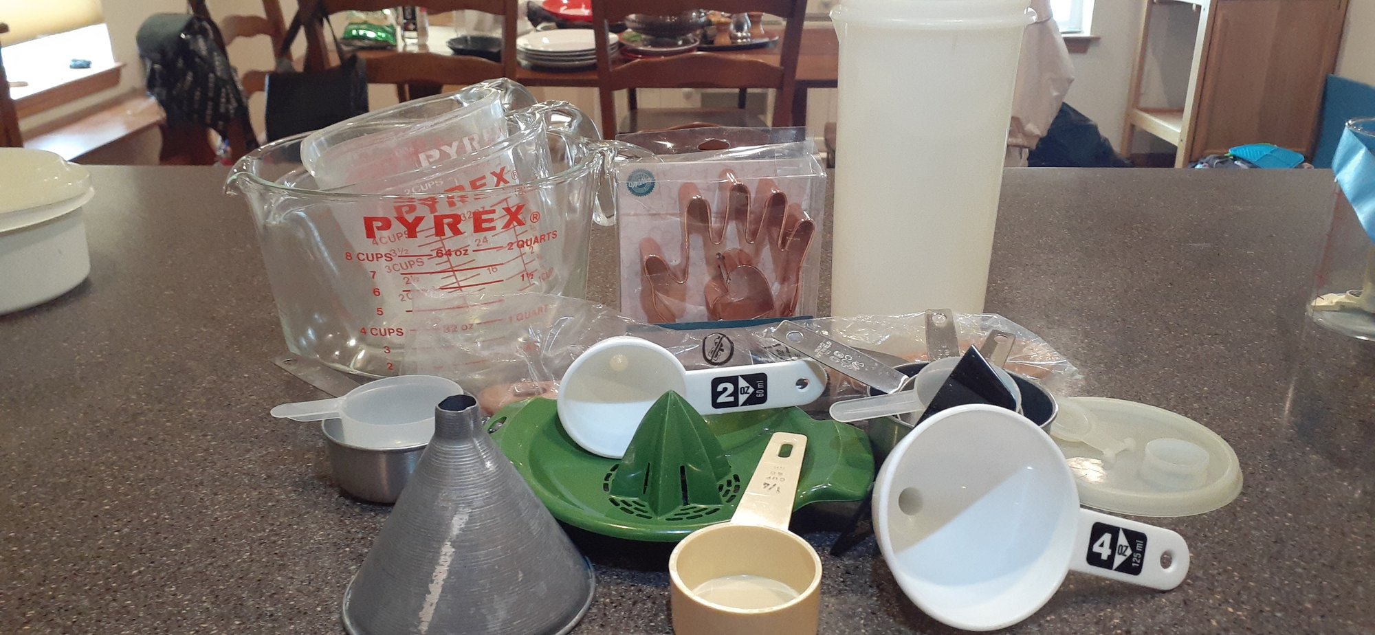 R3 Containers R3 Measuring Cups, Containers, Lids, Utensils Includes Measuring Cups ...