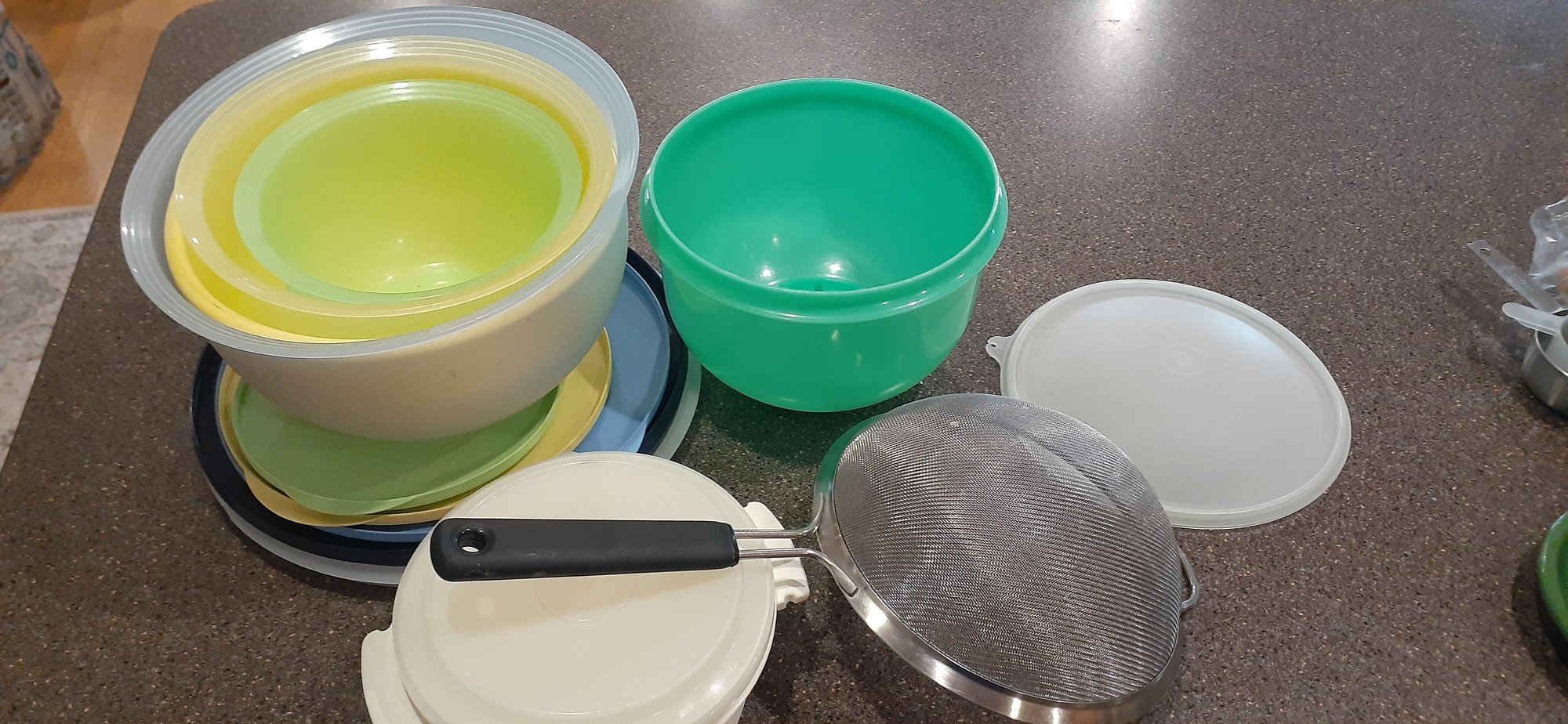 R3 Containers R3 Measuring Cups, Containers, Lids, Utensils Includes Measuring Cups ...
