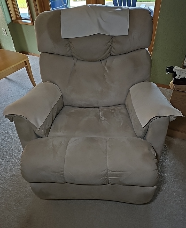 R8 Neutral Color Reclining Chair, Located Downstairs #50878 ...
