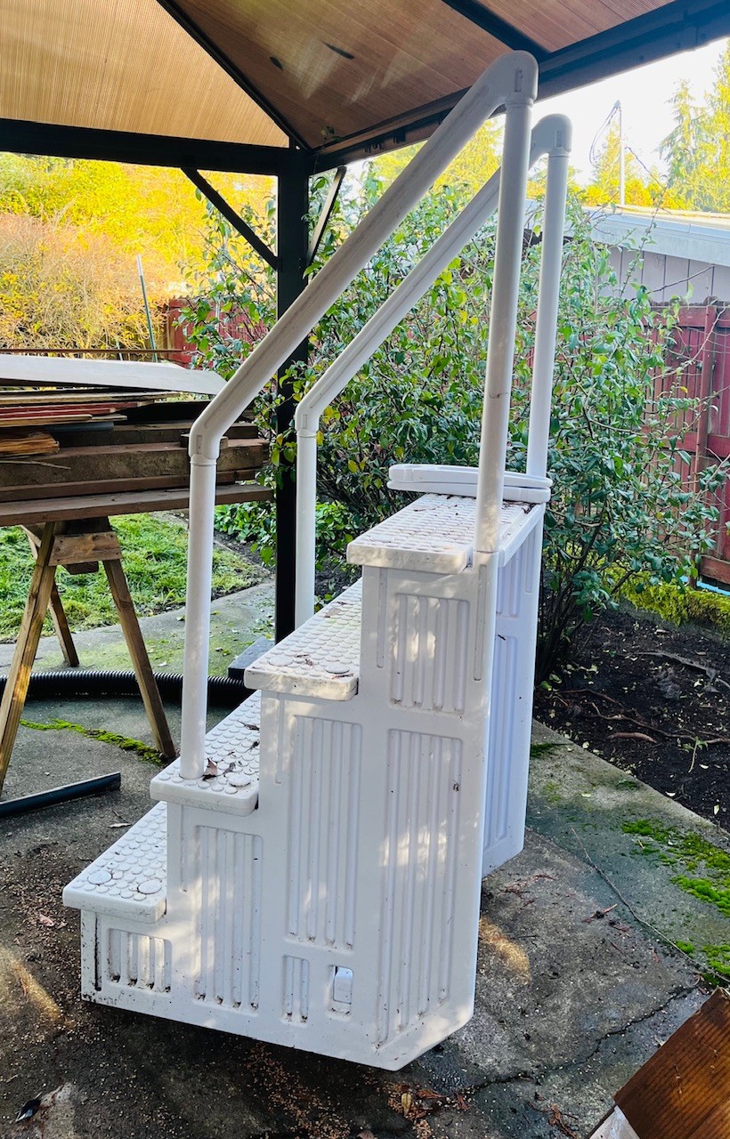 Pool Step Spalling Above-ground Pool Step System With Handrails #60677 | Auctionninja.com
