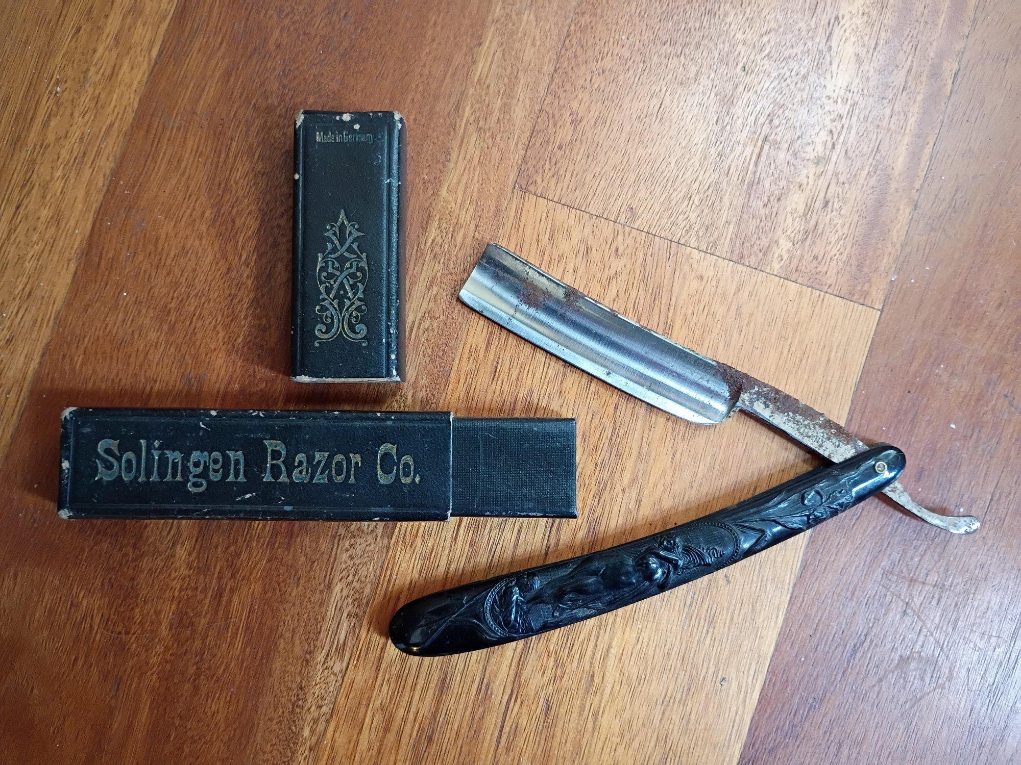 R1 Vintage Solingen Razor W/ Case #55689 | Auctionninja.com