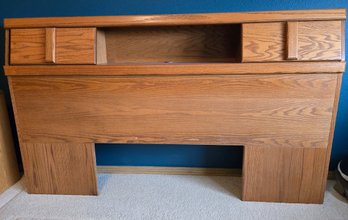 RR3 Oak Headboard With Sliding-Door Compartments