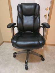 RR1 Global Furniture Leather Office Chair