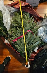 CL5 Balsam Hill Pre-lit Artificial Christmas Tree With Storage Bag And Stand