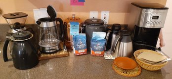 R3 Coffee & Tea Station Lot  Coffee Makers, Kettles, Grinder, Accessories (All Power On)