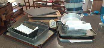 R3 Bakeware Lot Cake Pans, Loaf Pans, Baking Sheets