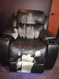 R3 Powered Reclining Theater Chair With Dual Cup Holders. Approx. 35'W X 33'D X 40'H. Powers On (lights Work).