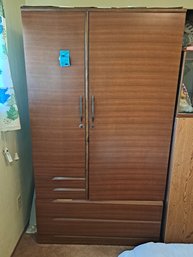 Rm.3. Wardrobe Dresser