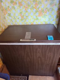 Rm7 Freezer Measuring 35in X35in X21in. Please See Pictures For Condition.