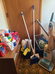 Rm9 Hoover Floor-a-matic Vacuum  Wot Accessories,  Mop, Broom, Dust Pan, Baskets, Laundry And Cleaning