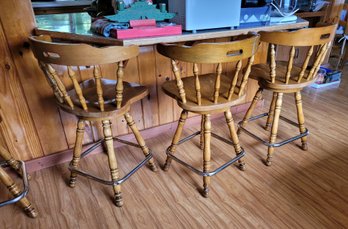 R7 Wooden Farm Style Swivel Barstools Set Of 4