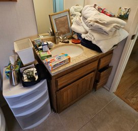 R5 Bathroom Lot To Include Items Such As Plastic Storage Drawer Unit, Omron Blood Pressure Machine, Hair Dryer