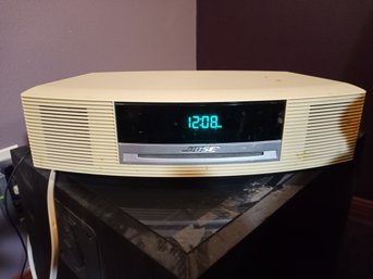 R3 Bose Wave Music System. Powers On. Cosmetic Wear.