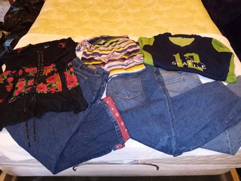 R6 Womens Clothing Lot Including Jeans, Casual Tops, And Layered Pieces In Assorted Colors And Styles