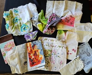 R7 Kitchen Style Linens, Located Up Stairs, Larger Lot