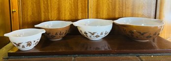 R5 Vintage Pyrex Early American Cinderella Mixing Bowls Set Of Four Brown White Gold 441/442/443444
