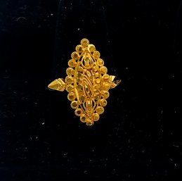 R1 22K Gold Ladies Ring (See Pic For Scale Weight) Size 7.5