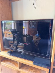 R1 Samsung UN40C5000 40' 1080p LED TV With Sony Blu-Ray/DVD Player