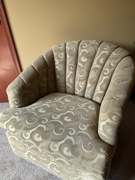 R4 Swivel Chair