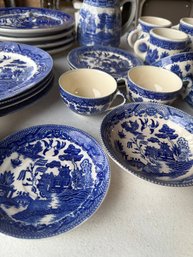 Vtg Blue Willow China Dinnerware Collection