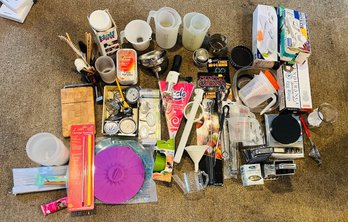 R2 Kitchen Items Mandolin Slicer, Egg Rings, Measuring Cups, Skewers, Cheese Board & Graters, Funnels, Scale