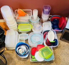 R2 Huge Tupperware Lot Assorted Shapes And Sizes
