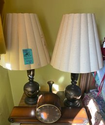 Rm 5 - 2 Mid-Century Japanese Art Of Chokin Brass Etched Lamps, Matching Vase, Seiko Art Deco Mantel Clock