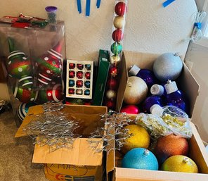 R4 Assortment Of Christmas Ornaments Large And Small Plus Hangers And Hooks