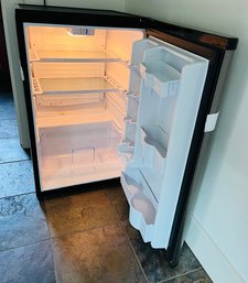 R7 Danby Mini Refrigerator