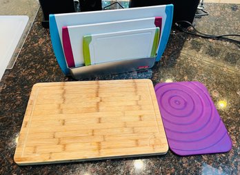 R1 Assortment Of Kitchen Cutting Boards