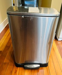 R1  Stainless Steel Step-On Trash Can